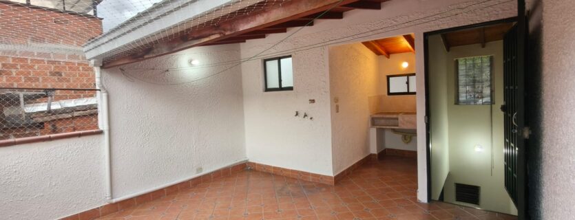 Se vende casa Bello – Bucaros (193700580)