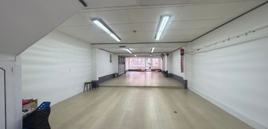 Se arrienda casa comercial Envigado (193857873)