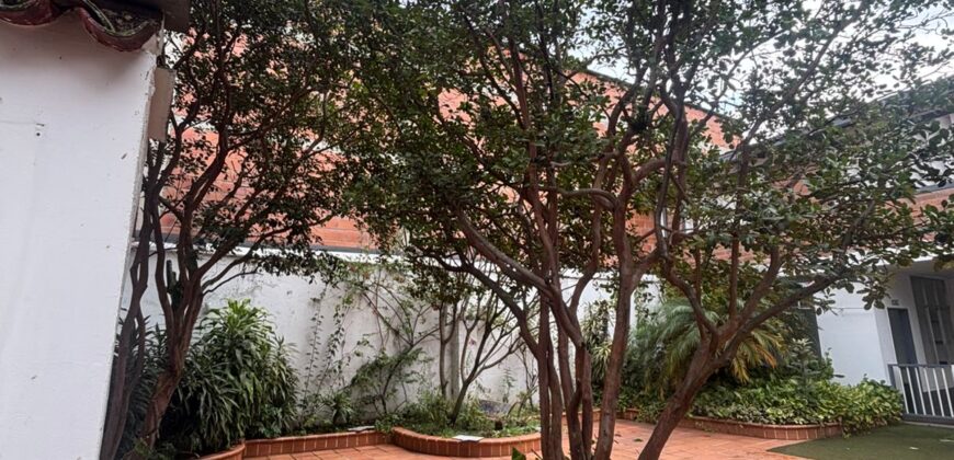 Se arrienda casa comercial Envigado (193857873)
