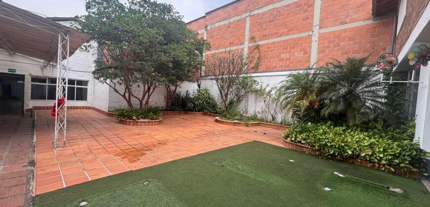 Se arrienda casa comercial Envigado (193857873)