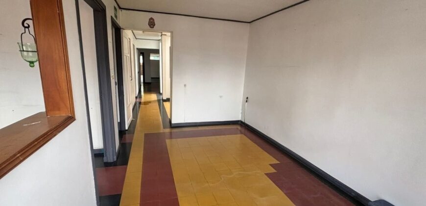 Se arrienda casa local Envigado cerca al parque (193857873)