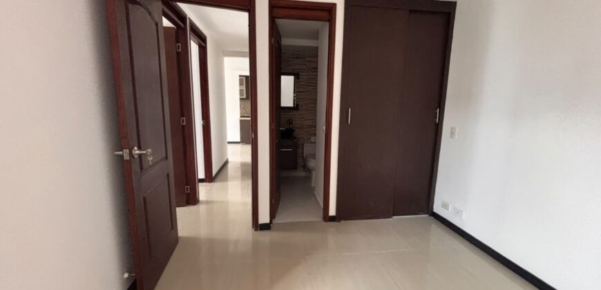 Se arrienda apartamento Sabaneta Prados (193960097)
